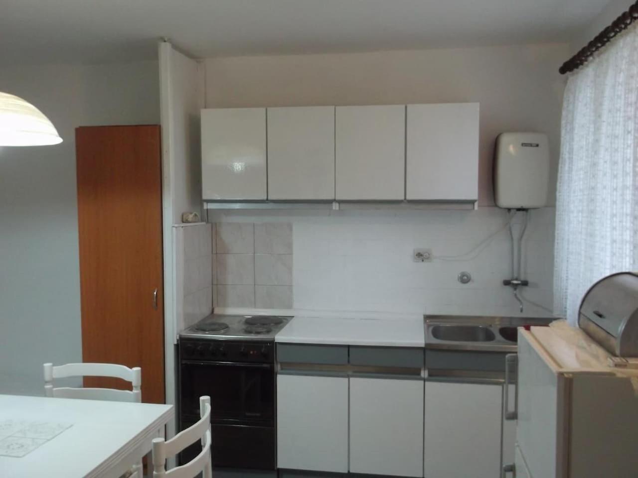 Apartment Srecko *