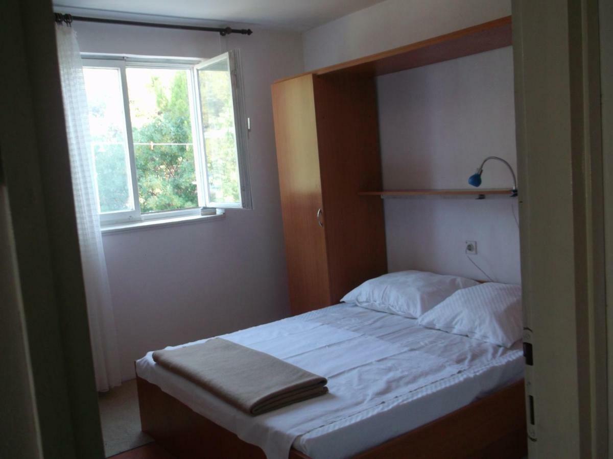 Apartment Srecko Primosten